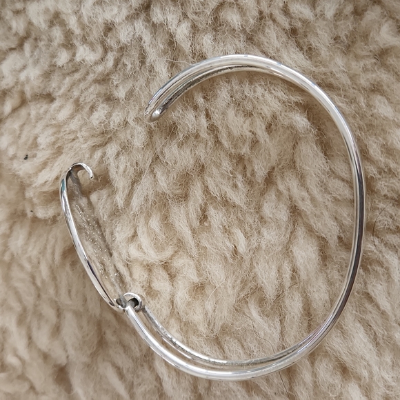 Beautiful Vintage Tiffany & Co. Sterling Bracelet in Original Pouch/Box - Picture 4 of 13